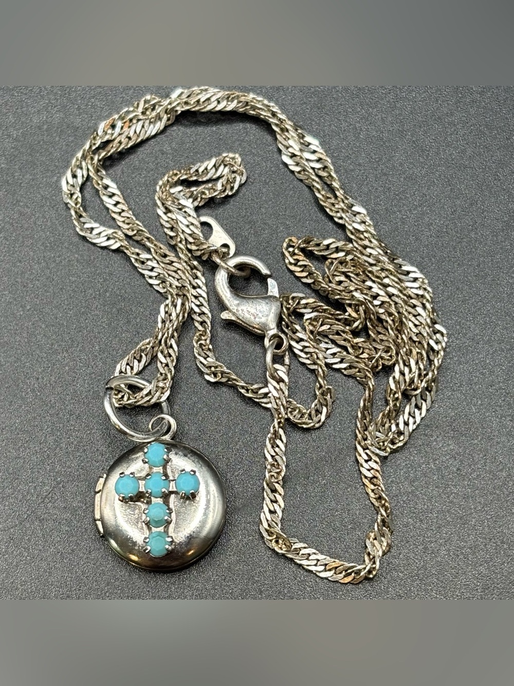 Vintage Silver Tone Small Glass Cross Locket Pendant Necklace Keepsake 18”